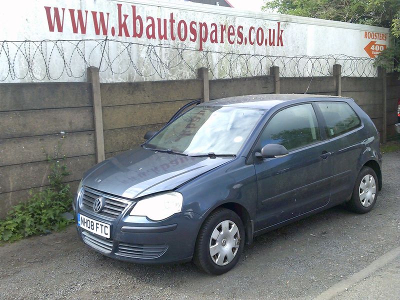 volkswagen polo 2008 1.2 p breaking for spares..click for info