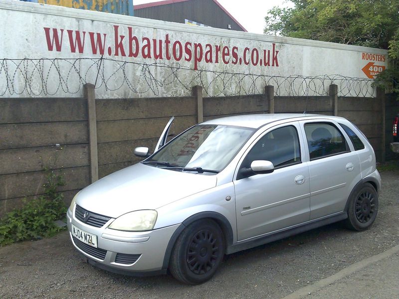 vauxhall corsa 2004 1.4 p auto breaking for spares..click for info