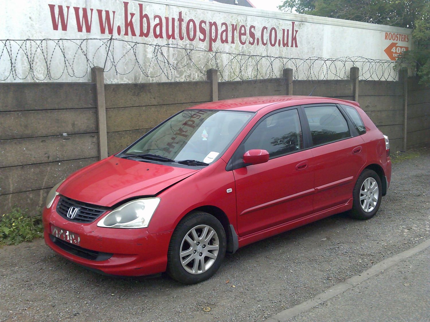 honda civic 2005 1.4 p breaking for spares..click for info
