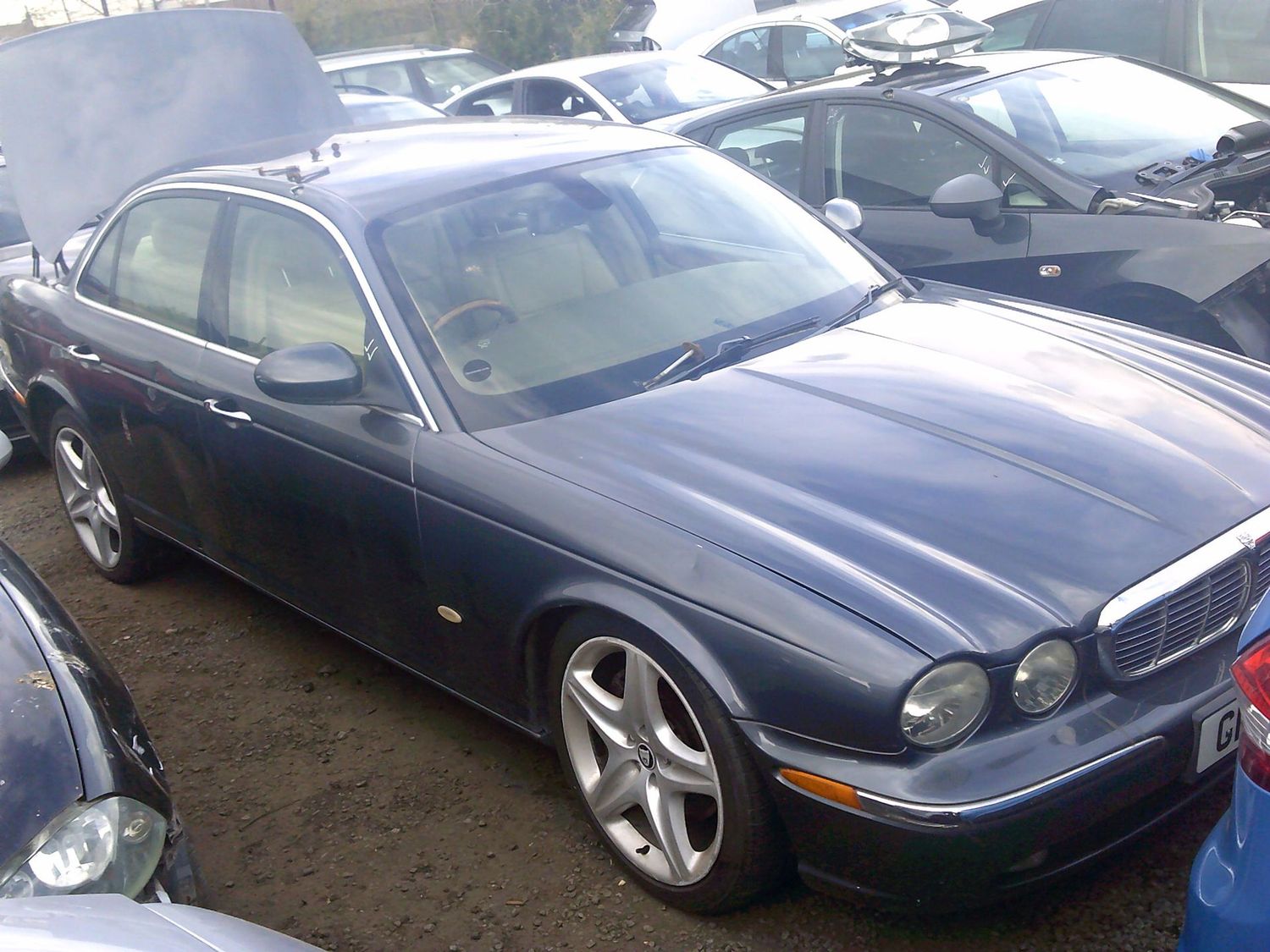 jaguar xj6 2006 3.0 v6 breaking for spares..click for info