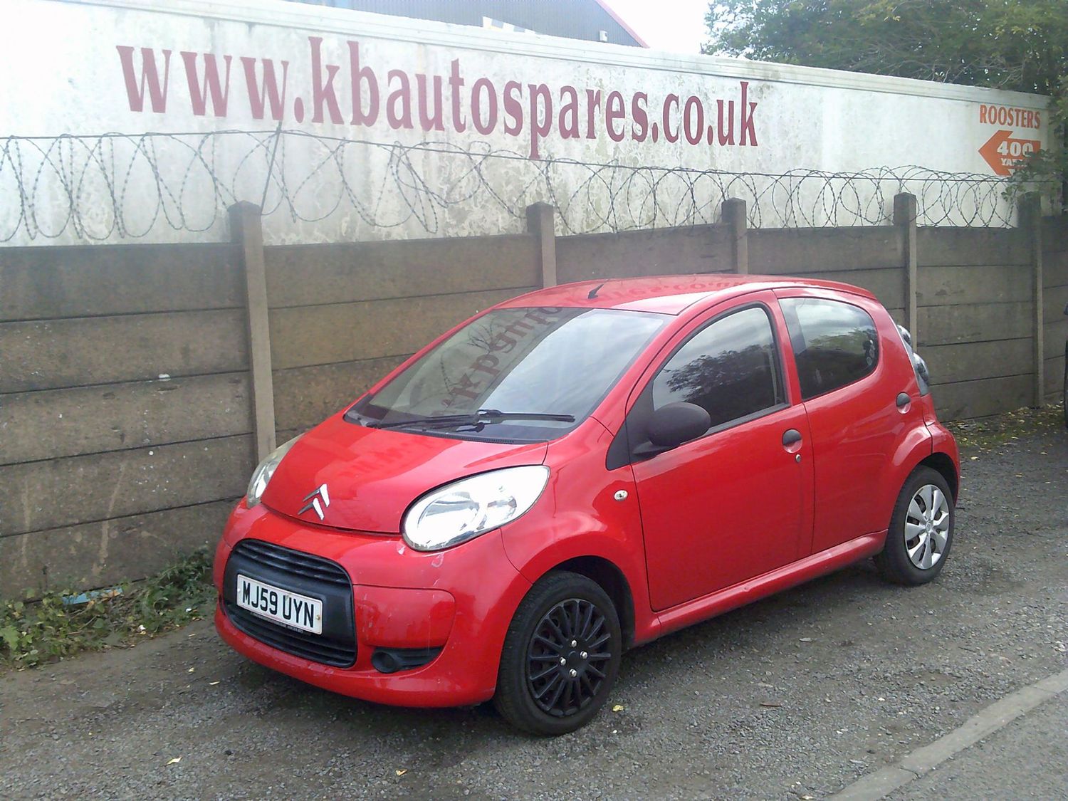 citroen c1 2010 1.0 p breaking for spares..click for info