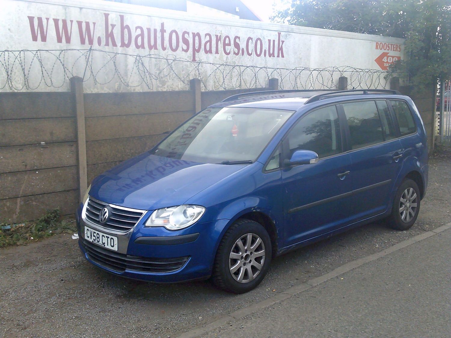 volkswagen touran 2008 1.6 p breaking for spares..click for info
