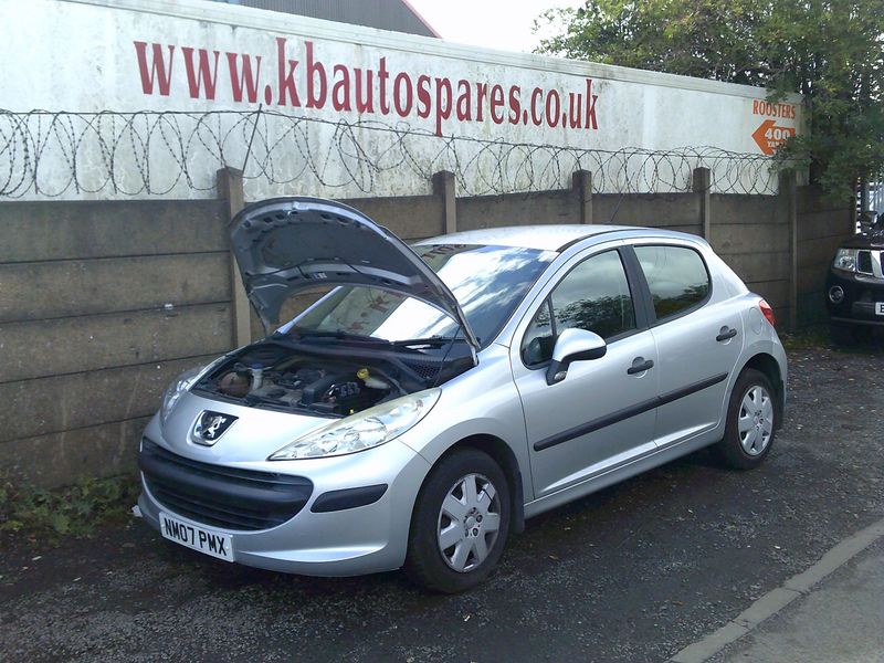 peugeot 207 2007 1.4 p breaking for spares..click for info