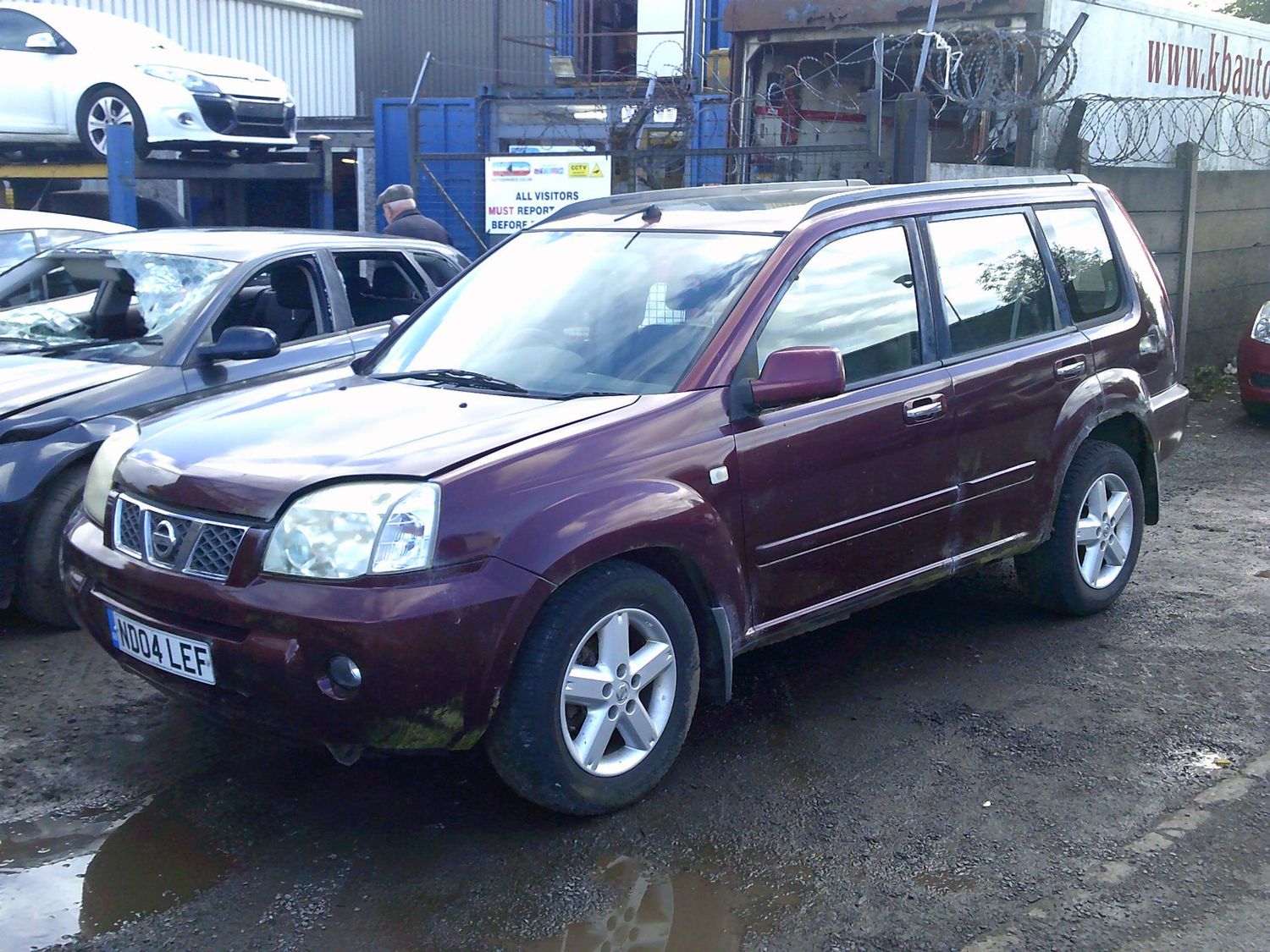 nissan x-trail 2004 2.2 dci breaking for spares..click for info