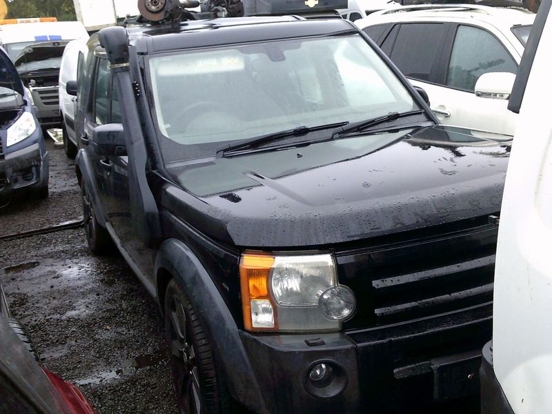 land rover discovery 2006 2.7 tdv6 breaking for spares..click for info