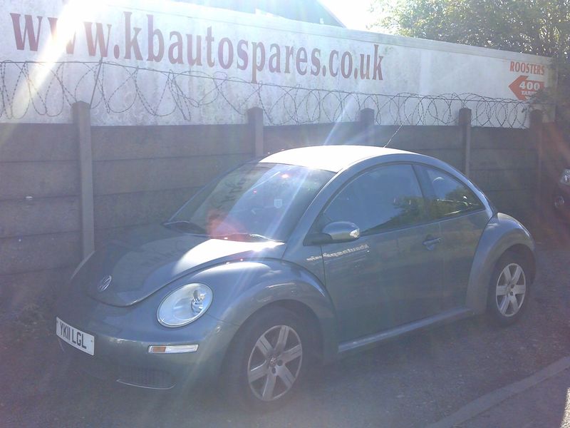 volkswagen beetle 2011 1.6 p breaking for spares..click for info