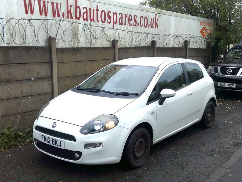 fiat grande punto 2012 1.2 p breaking for spares..click for info