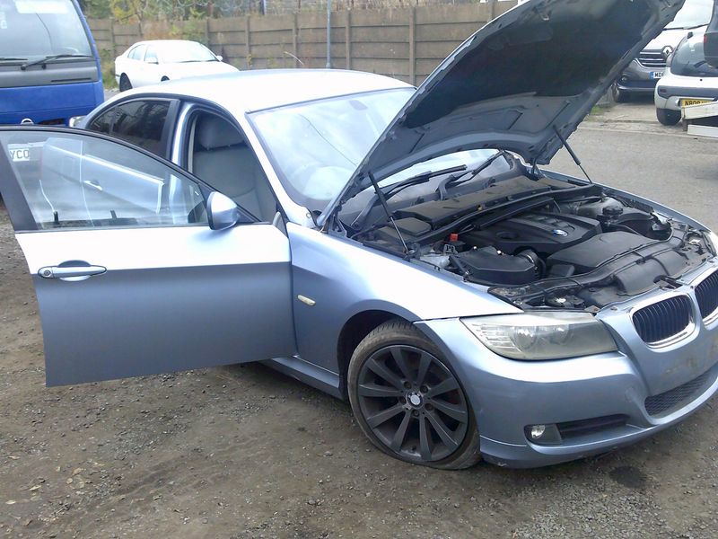 bmw 320 2010 2.0 td breaking for spares..click for info