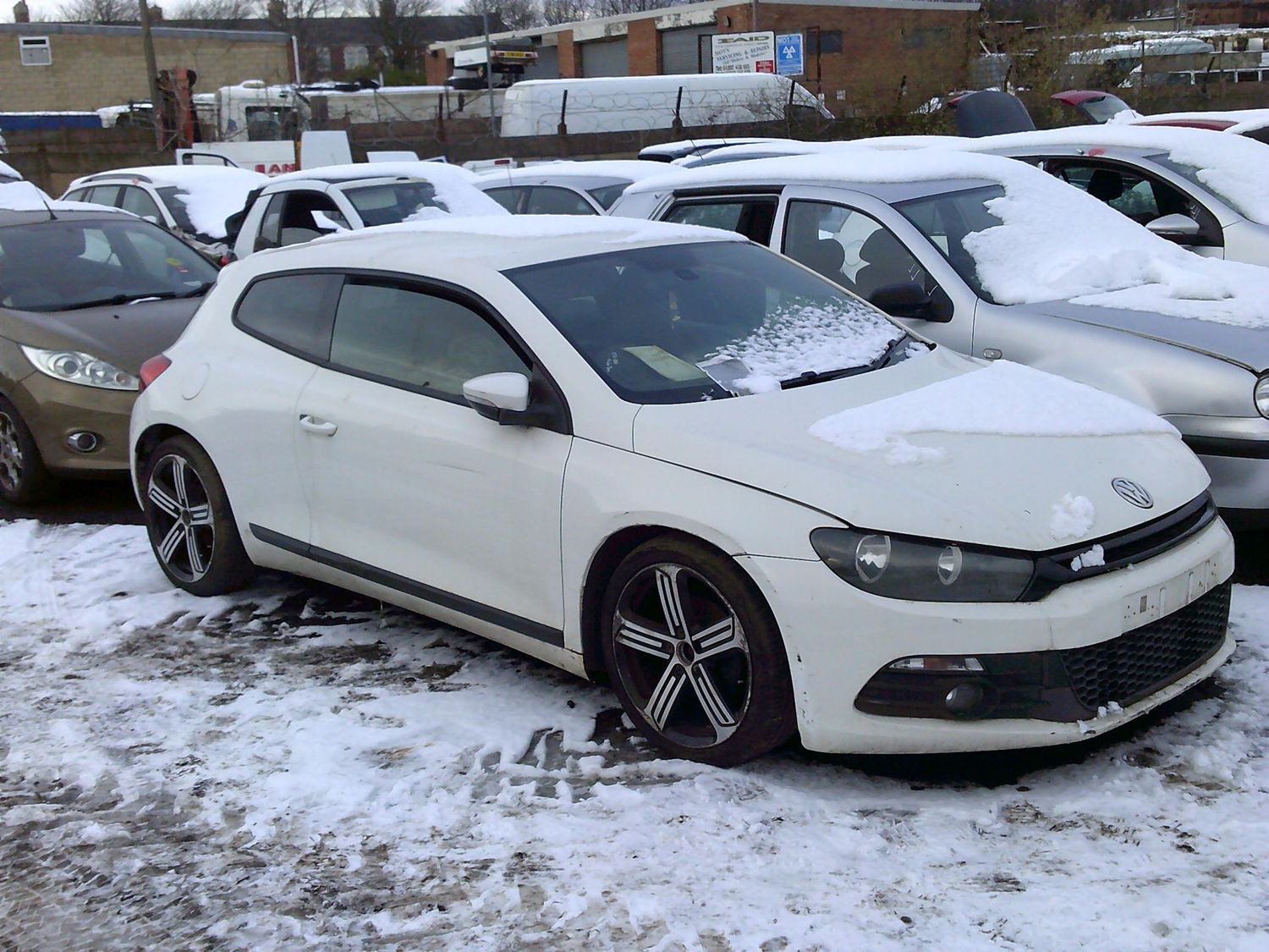 volkswagen scirocco 2011 2.0 gt tdi breaking for spares..click for info
