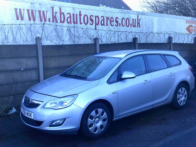 vauxhall astra estate 2012 1.7 cdti breaking for spares..click for info vauxhall astra estate 2012 1.7 cdti breaking for spares..click for info