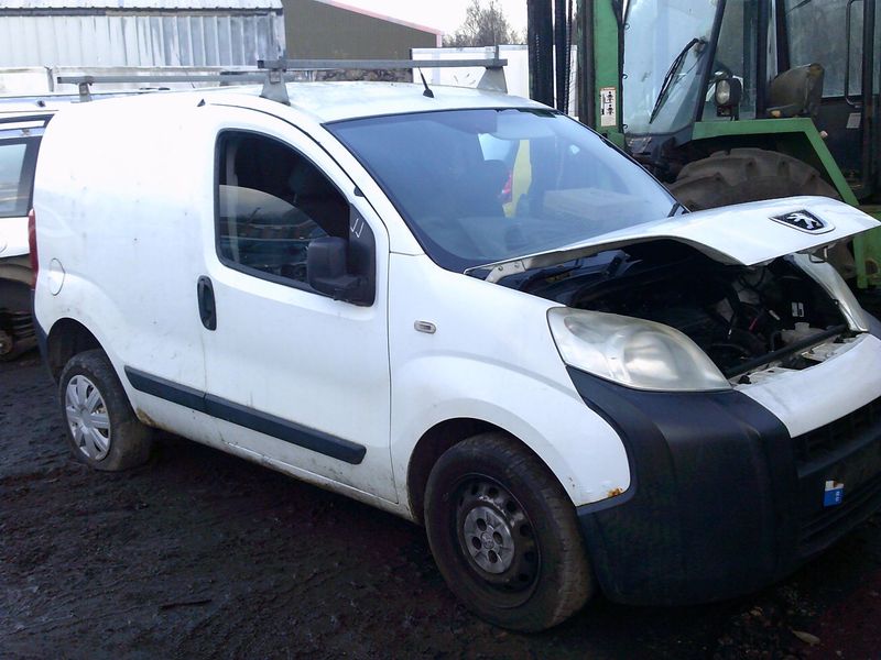 peugeot bipper 2011 1.4 hdi breaking for spares..click for info