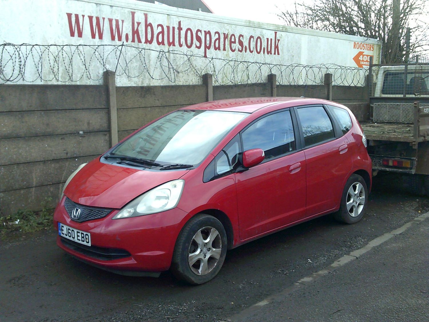 honda jazz 2010 1.3 p breaking for spares..click for info