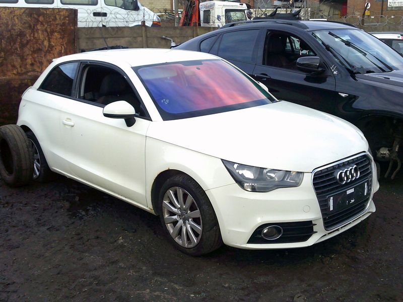 audi a1 2012 1.6 tdi breaking for spares..click for info