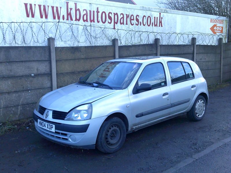 renault clio 2004 1.2 p breaking for spares..click for info renault clio 2004 1.2 p breaking for spares..click for info