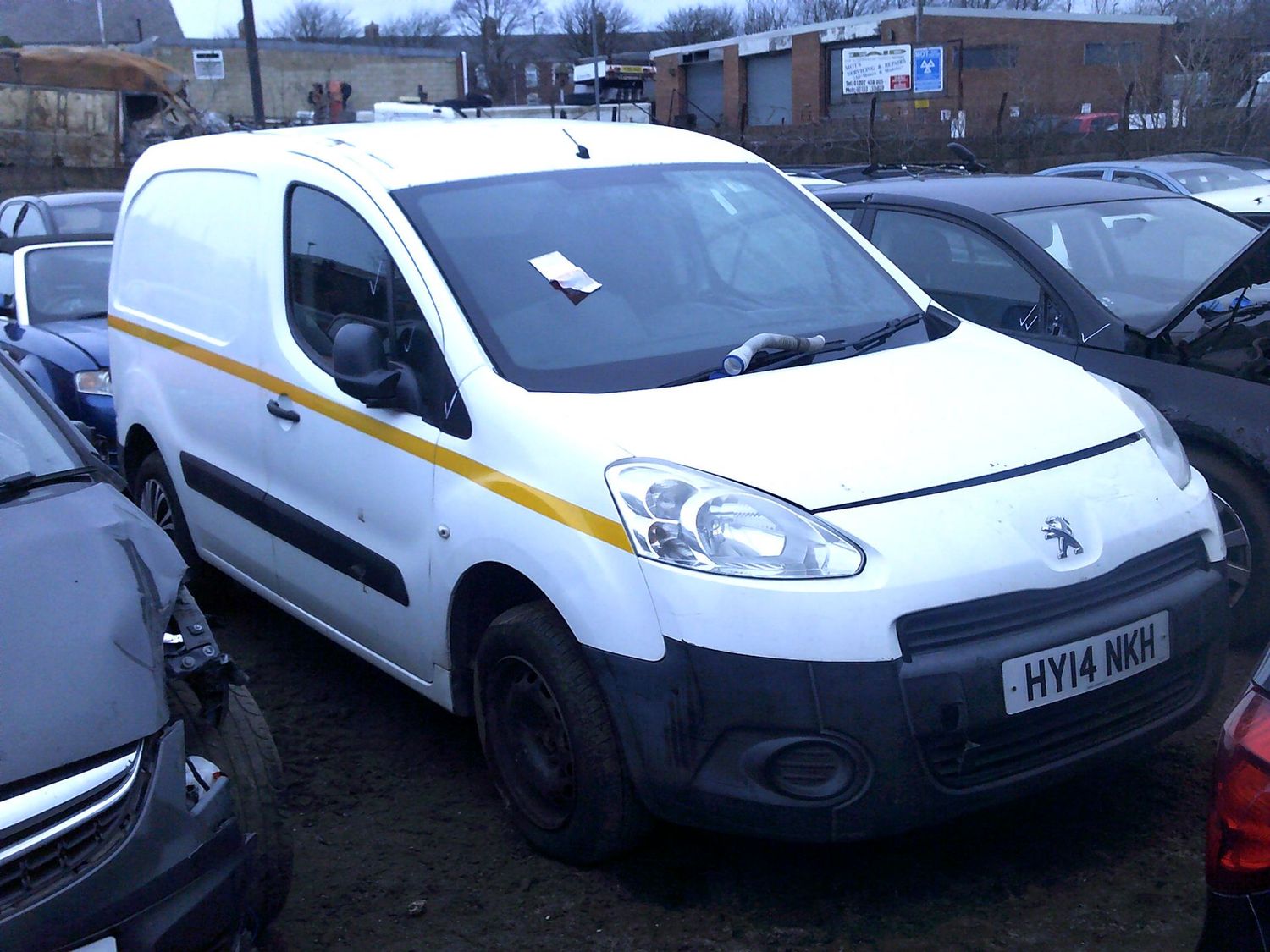 peugeot partner 2014 1.6 hdi breaking for spares..click for info peugeot partner 2014 1.6 hdi breaking for spares..click for info