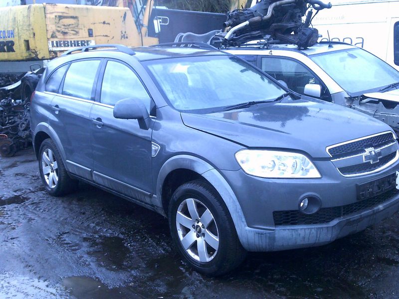 chevrolet captiva 2008 2.0 vcdi breaking for spares..click for info