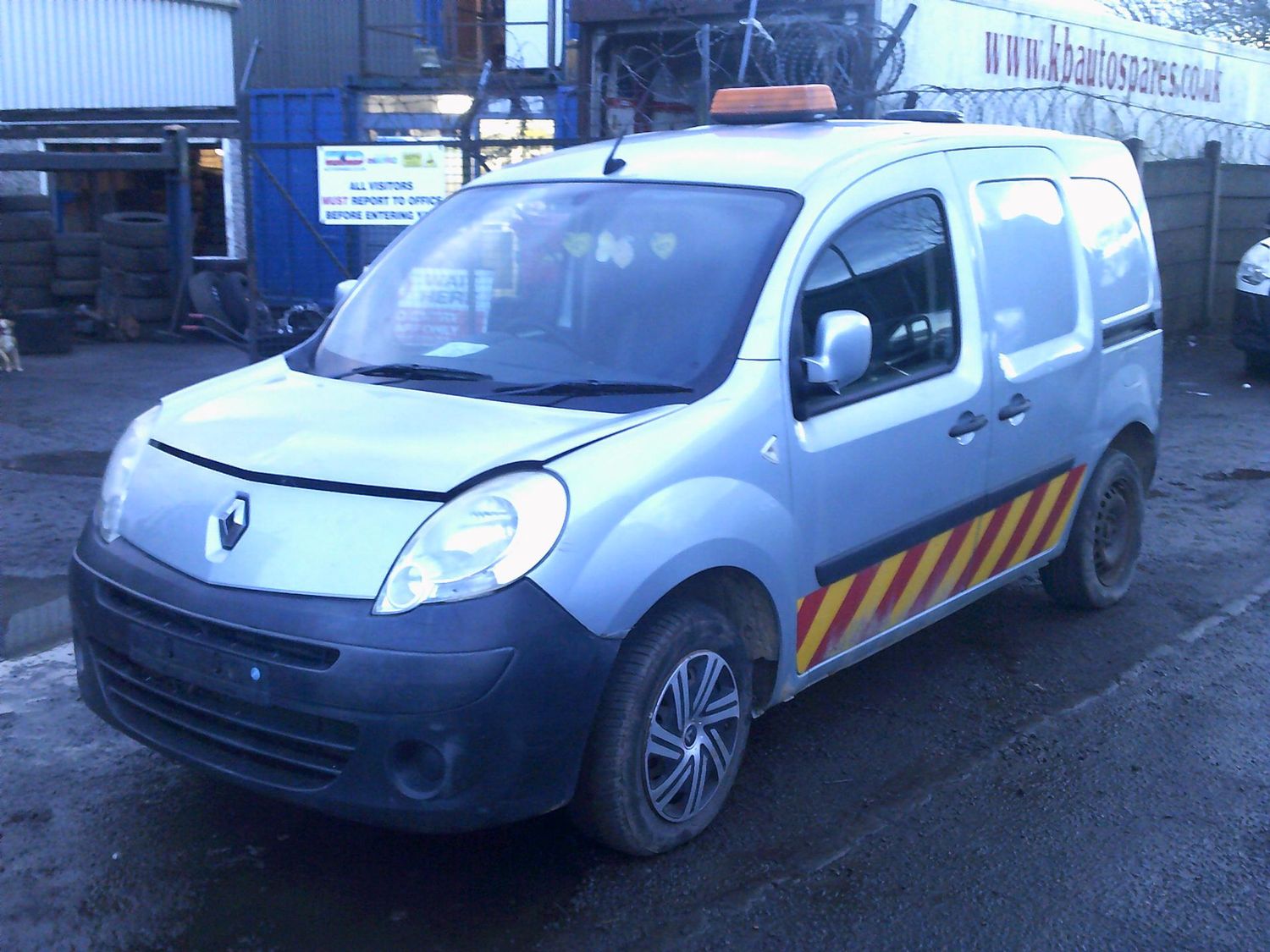 renault kangoo 2011 1.5 dci breaking for spares..click for info