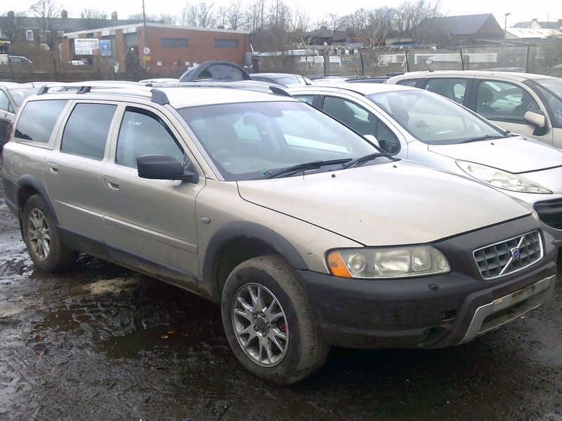 volvo xc70 2006 2.4 td breaking for spares..click for info volvo xc70 2006 2.4 td breaking for spares..click for info