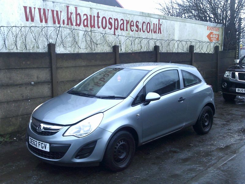 vauxhall corsa 2012 1.0 p breaking for spares..click for info