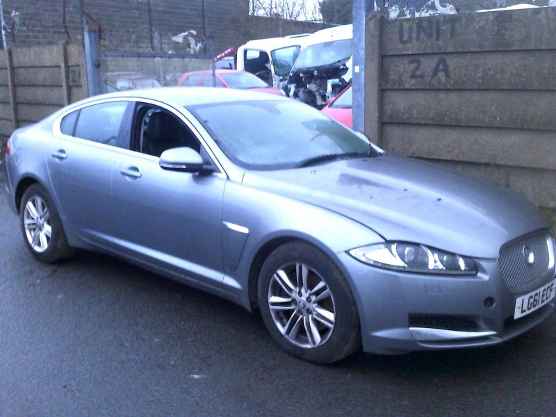 jaguar xf 2011 2.2 d breaking for spares..click for info