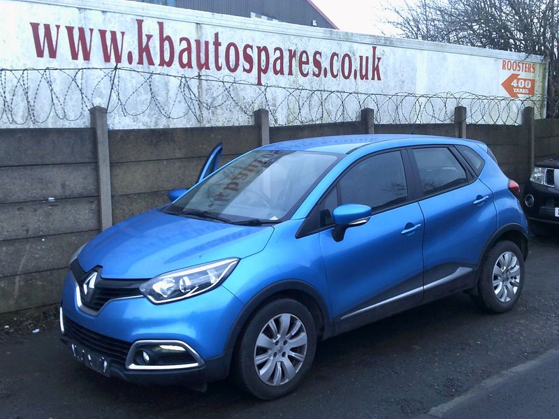 renault captur 2013 900 cc breaking for spares..click for info