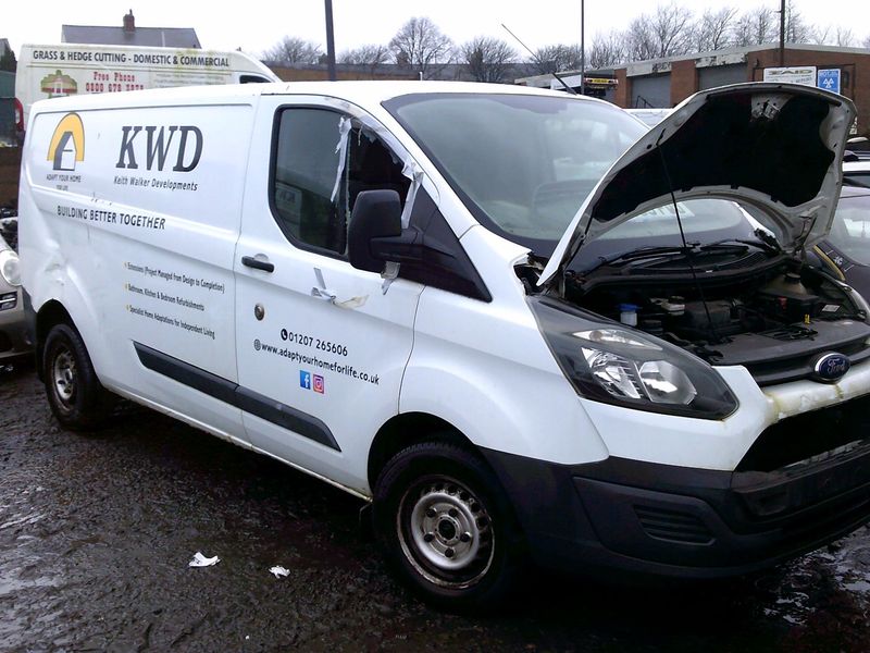ford transit custom 2015 2.2 tdci breaking for spares..click for info