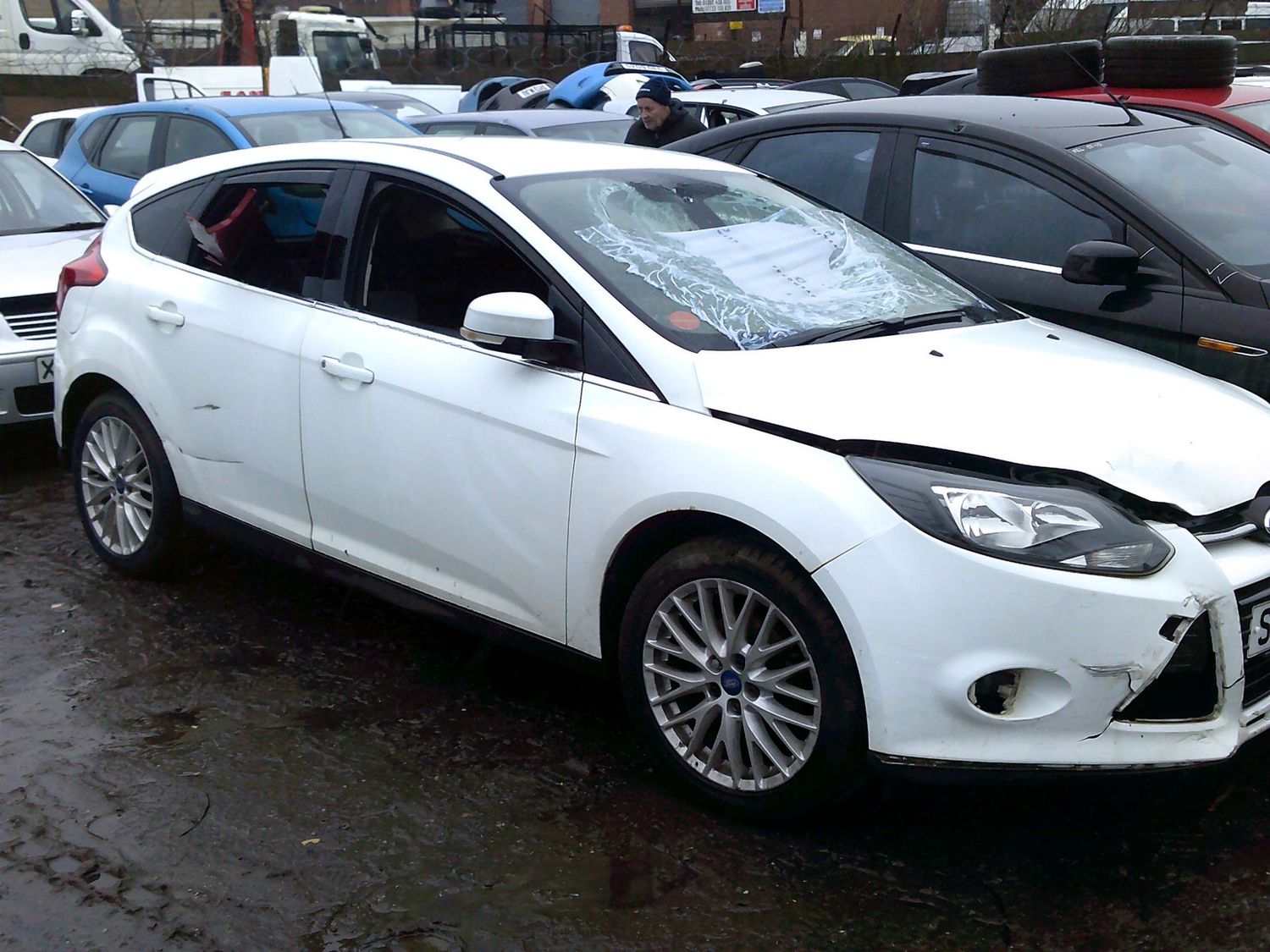 ford focus 2013 1.0 ecoboost breaking for spares..click for info