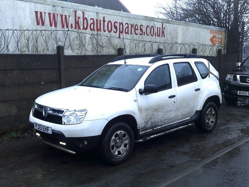 dacia duster 2013 1.5 dci breaking for spares...click for info
