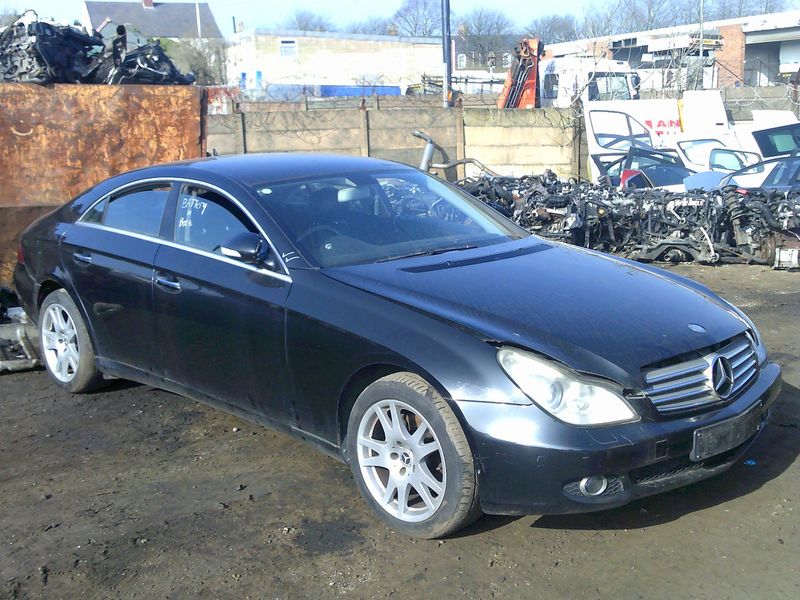 mercedes cls 320 2008 cdi auto breaking for spares..click for info