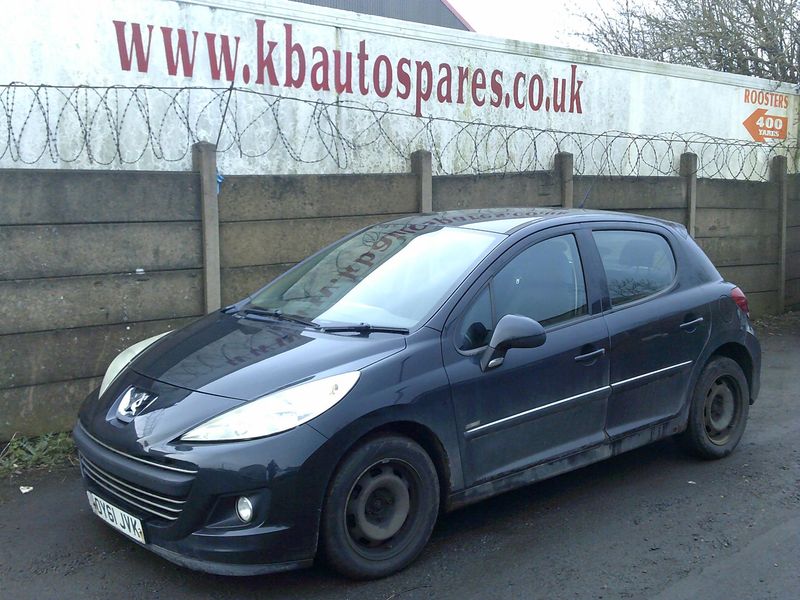 peugeot 207 2011 1.6 hdi breaking for spares..click for info