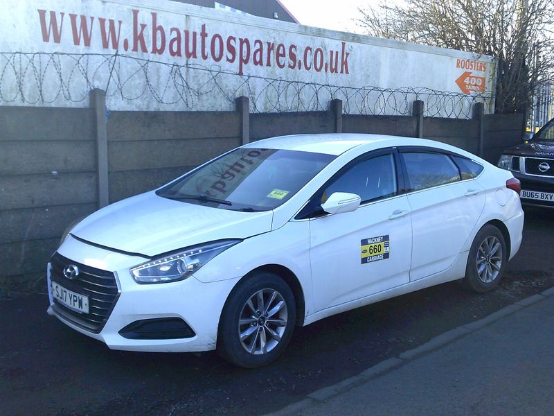 hyundai i40 2017 1.7 crdi breaking for spares..click for info