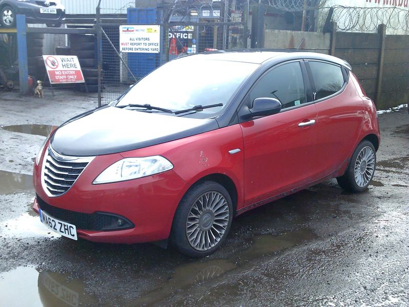 chrysler ypsilon 2012 1.2 p breaking for spares..click for info