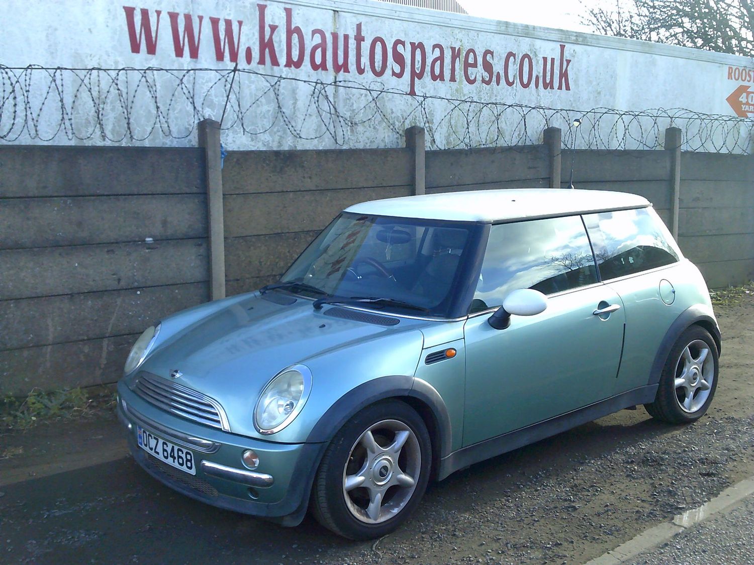 mini cooper 2002 1.6 p breaking for spares..click for info