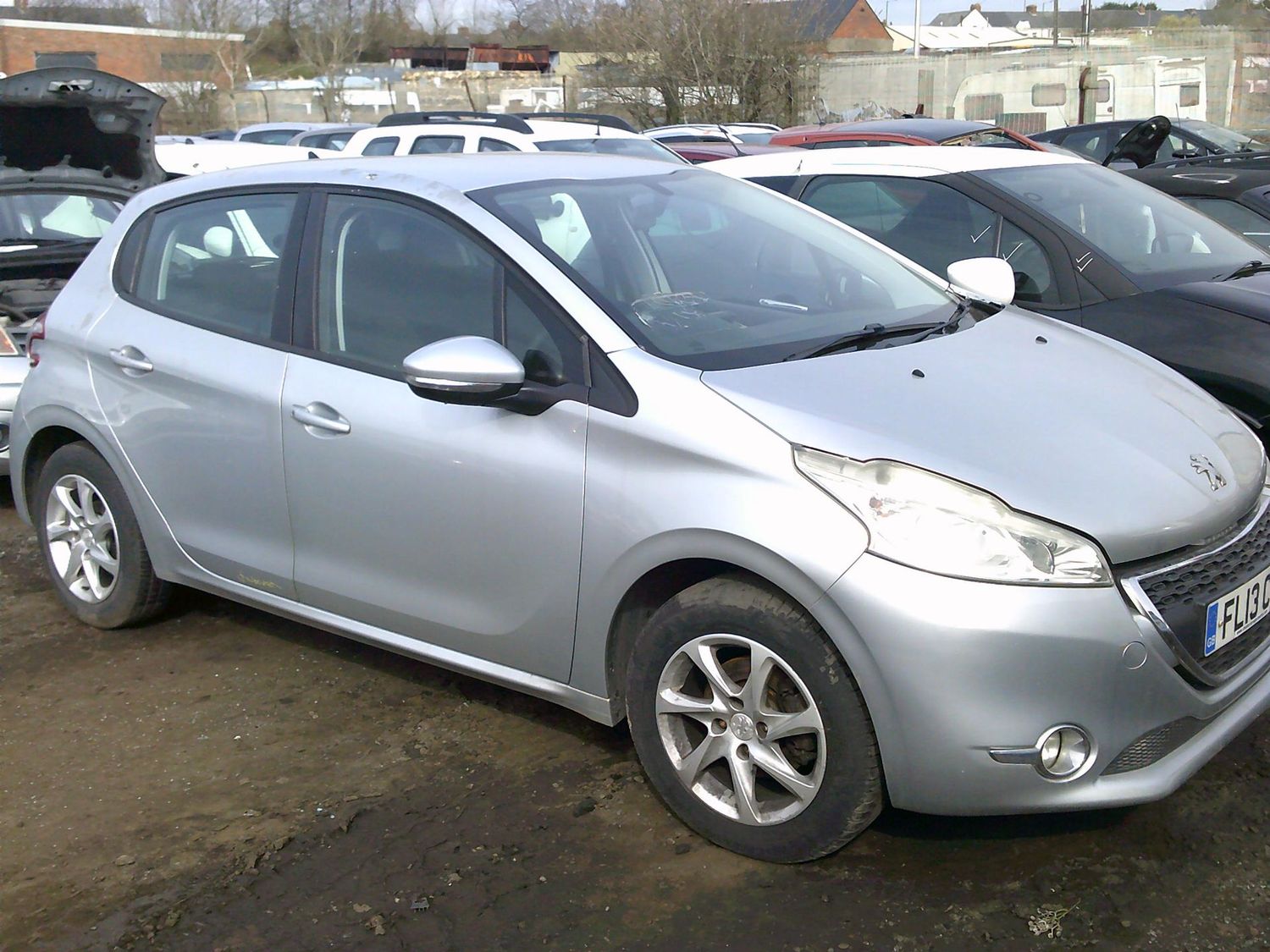 peugeot 208 2013 1.2 p breaking for spares..click for info