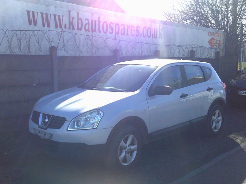 nissan qashqai 2008 1.5 dci breaking for spares..click for info