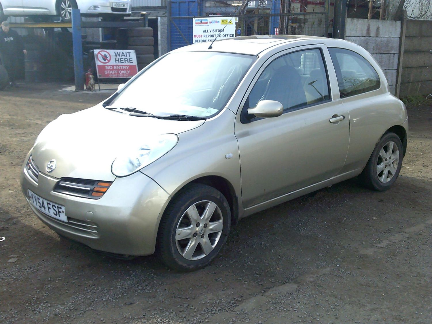 nissan micra 2004 1.2 p breaking for spares..click for info