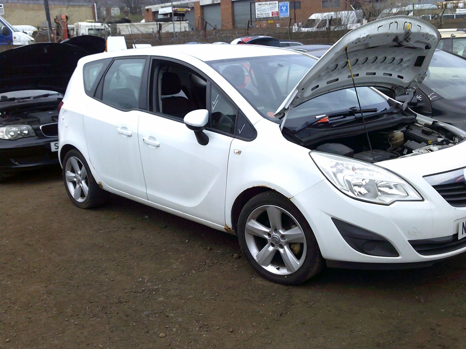 vauxhall meriva 2011 1.4 p breaking for spares..click for info