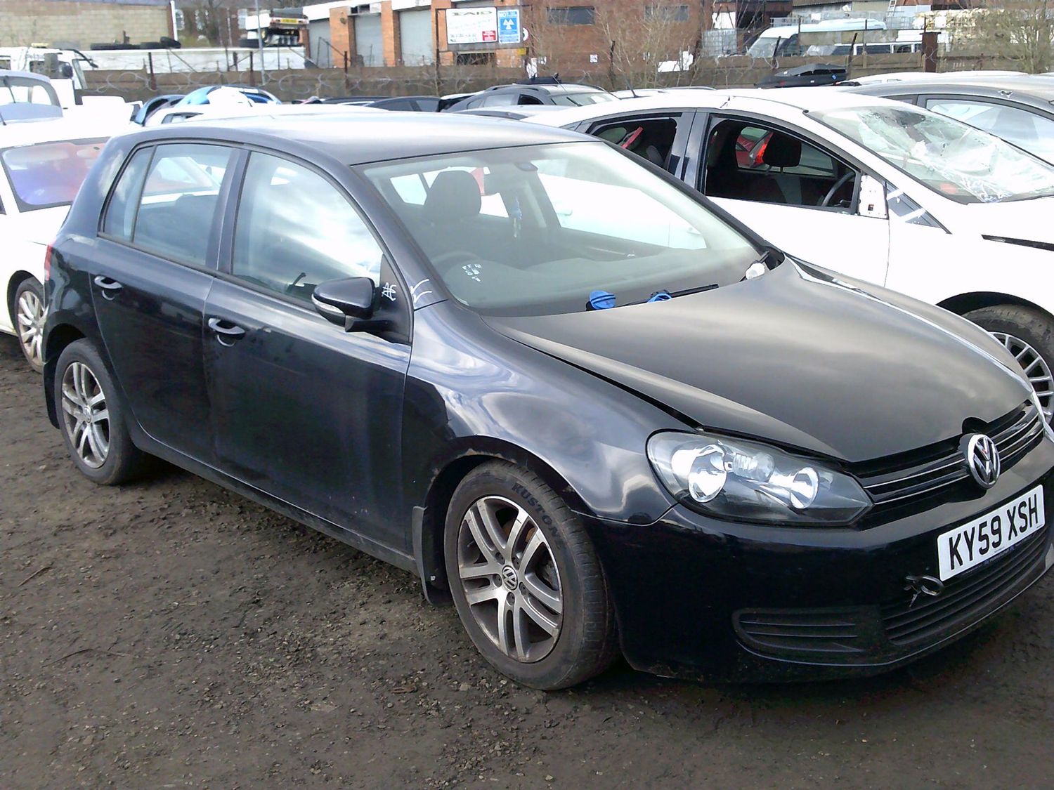 volkswagen golf 2010 1.6 tdi breaking for spares..click for info