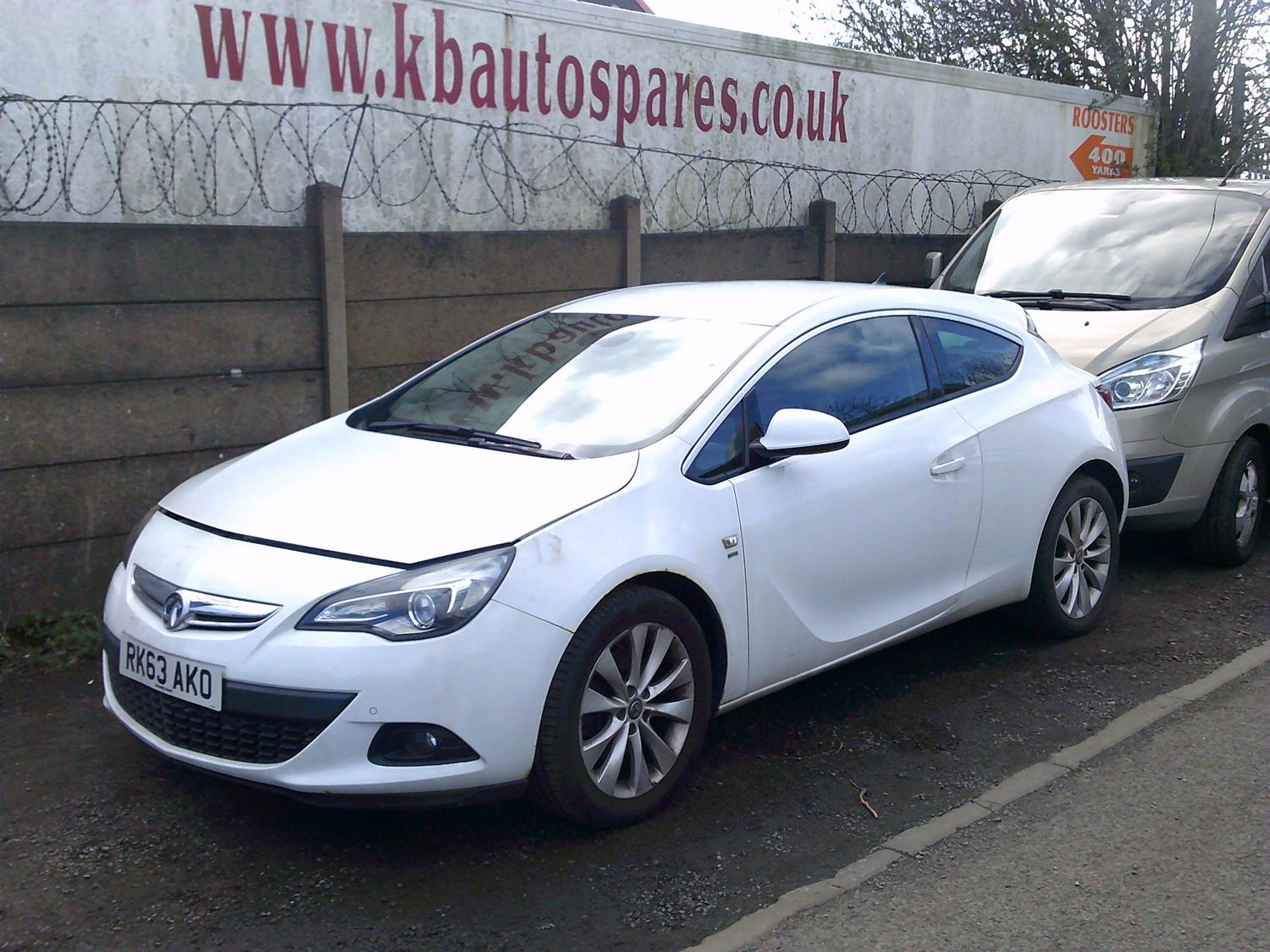 vauxhall astra gtc 2013 1.4 breaking for spares..click for info
