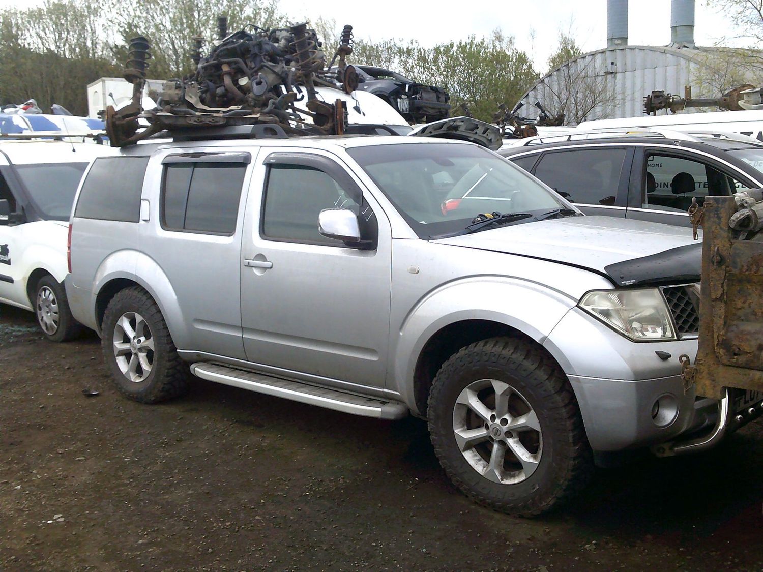 nissan pathfinder 2008 2.5 dci breaking for spares..click for info
