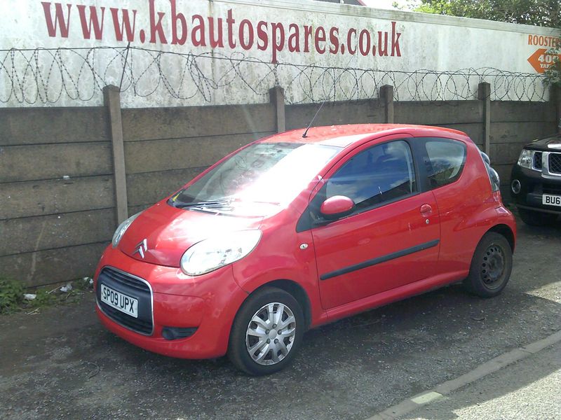 citroen c1 2009 1.0 p breaking for spares..click for info