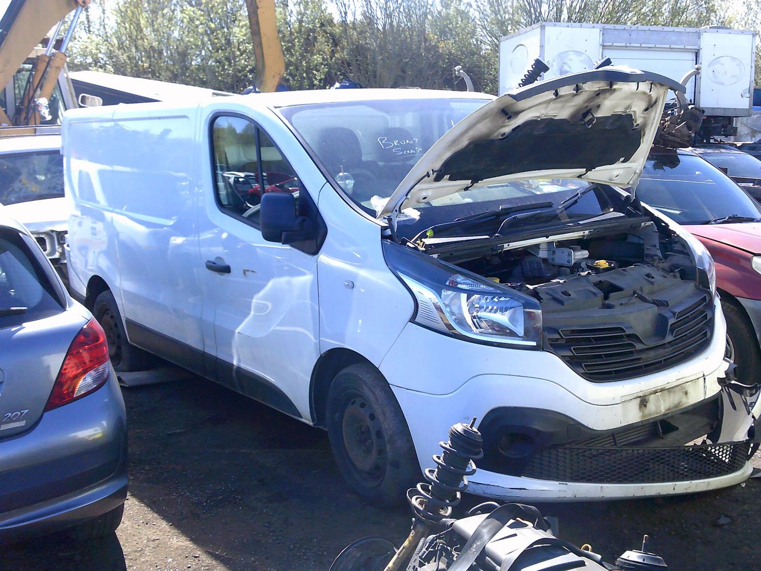 renault trafic 2018 1.6 dci breaking for spares..click for info