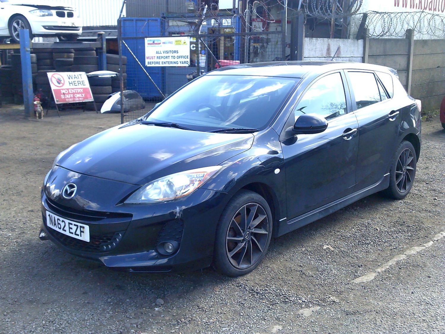mazda 3 2012 1.6 p breaking for spares..click for info