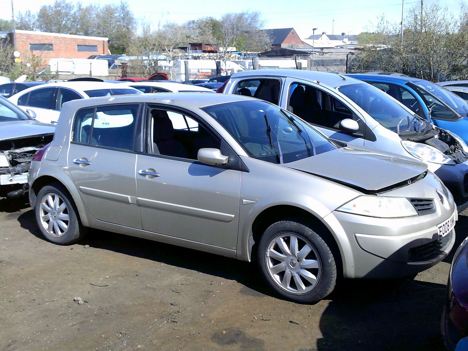 renault megane 2008 1.5 dci breaking for spares..click for info