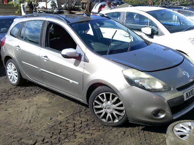 renault clio estate 2010 1.2 tce breaking for spares..click for info