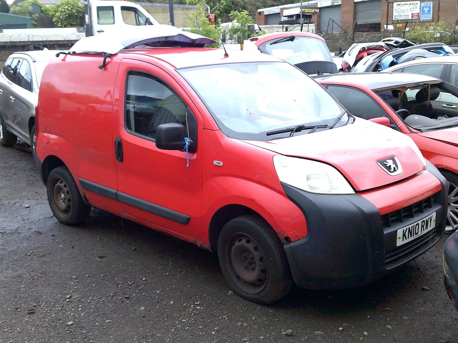 peugeot bipper 2010 1.4 hdi breaking for spares..click for info