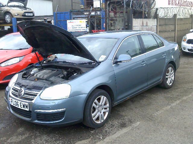 volkswagen jetta 2006 1.9 tdi breaking for spares..click for info