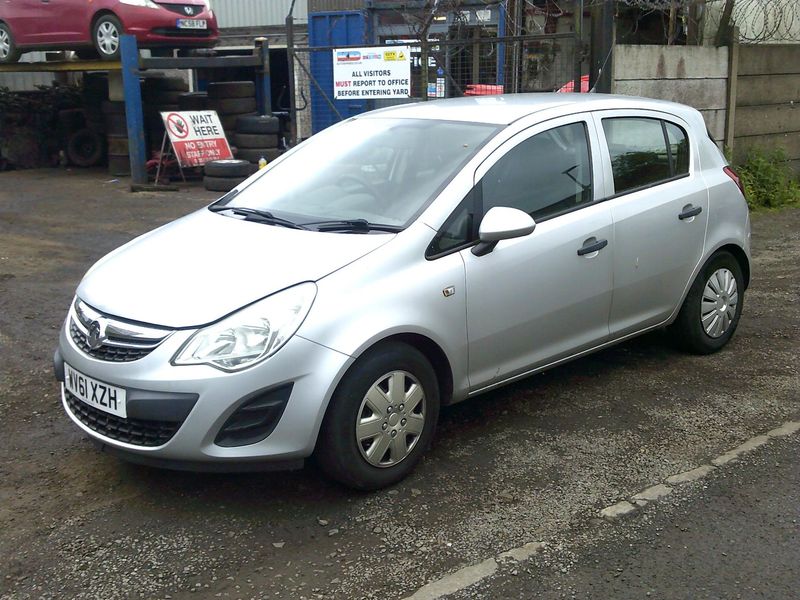vauxhall corsa 2011 1.2 p breaking for spares..click for info