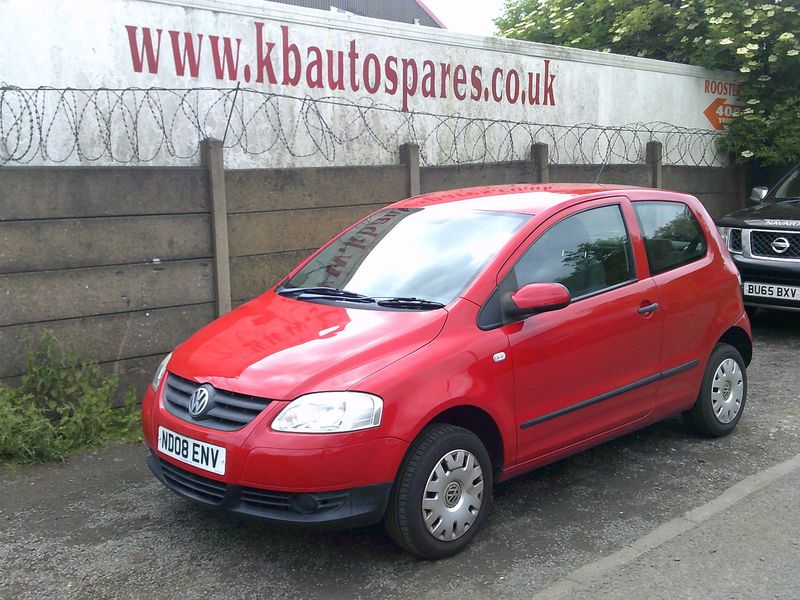 volkswagen fox 2008 1.2 p breaking for spares..click for info