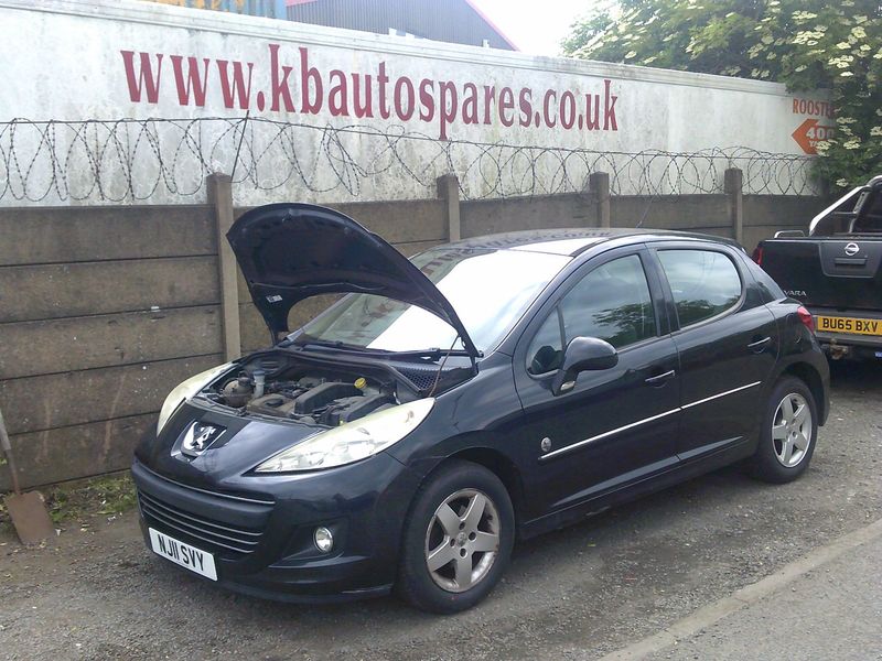 peugeot 207 2011 1.4 p breaking for spares...click for info
